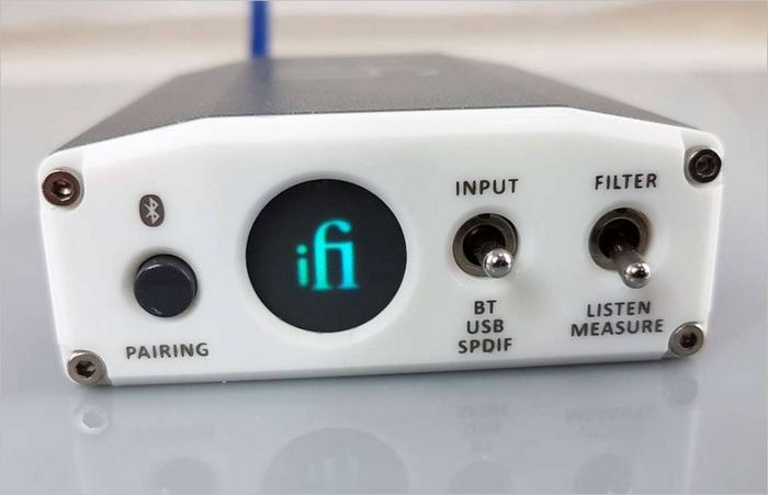 Pannello frontale del DAC iFi Nano iOne Pannello frontale del DAC iFi Nano iOne