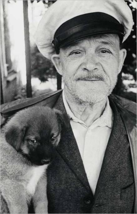 Venditore di cuccioli. 1972