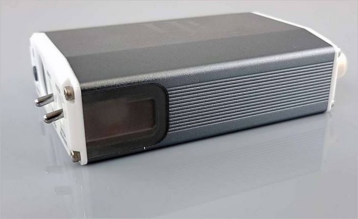 Pannello sinistro del DAC iFi Nano iOne Pannello sinistro DAC iFi Nano iOne