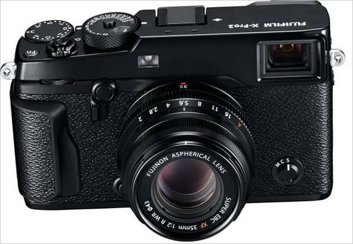 La fotocamera mirrorless Fujifilm X-Pro2 Kit