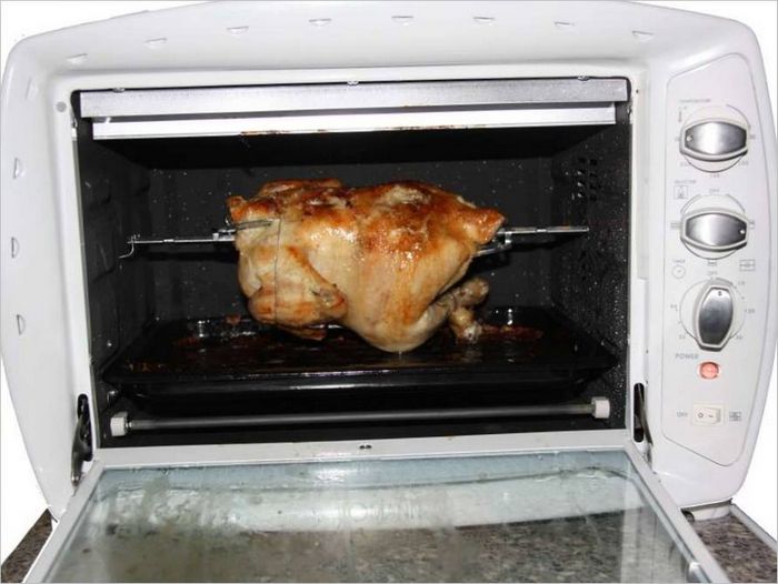 Il mini forno BOMANN MBG 1248 CB con grill e forno a convezione
