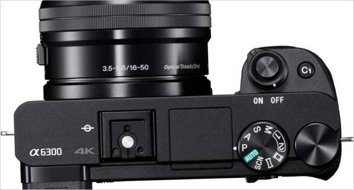 La fotocamera mirrorless Sony Alpha 6300 Kit 16-50 mm ILCE-6300L
