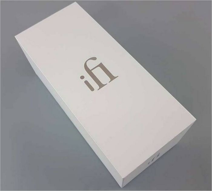 La confezione del DAC iFi Nano iOne La confezione del DAC iFi Nano iOne