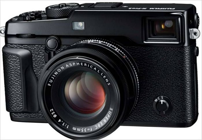 La fotocamera mirrorless Fujifilm X-Pro2 Kit