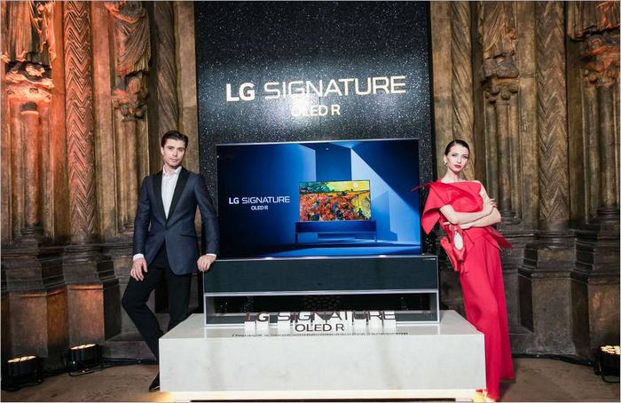 LG OLED R