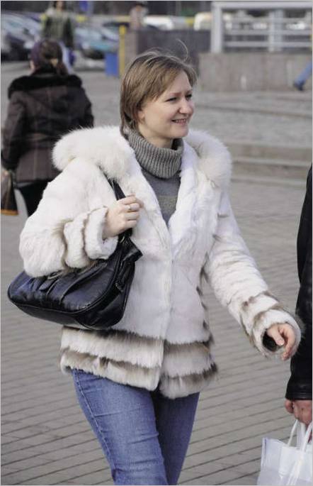 Donna in piazza