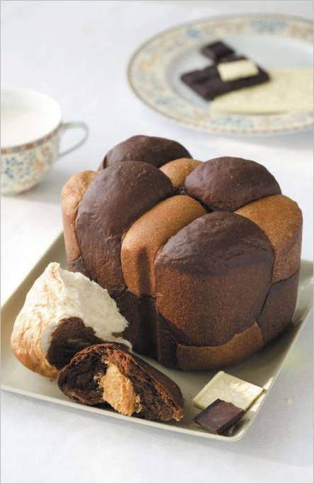 Pane festivo ai due cioccolati