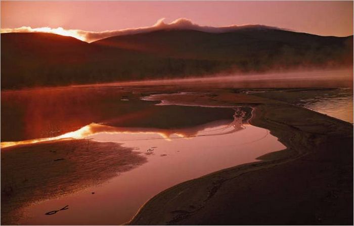 Lago del fiume Chuna. Tramonto