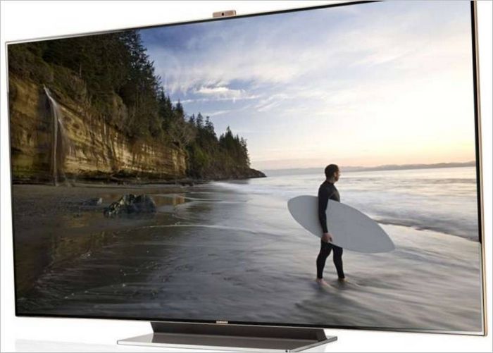 Smart TV LED Samsung serie ES9000 con schermo da 75 pollici