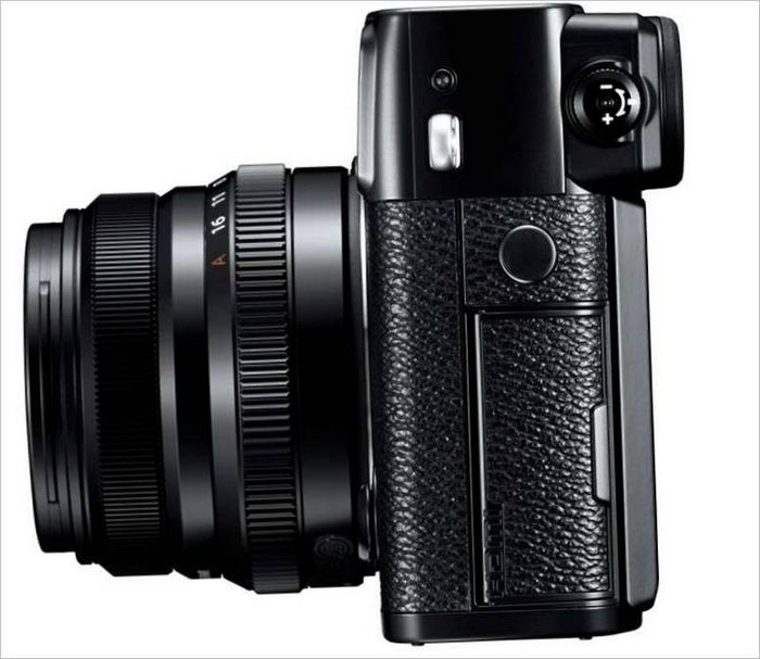 La fotocamera mirrorless Fujifilm X-Pro2 Body