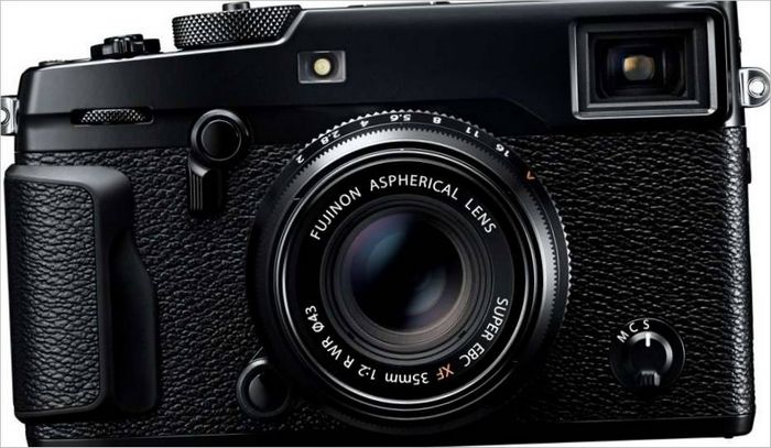 La fotocamera mirrorless Fujifilm X-Pro2 Corpo